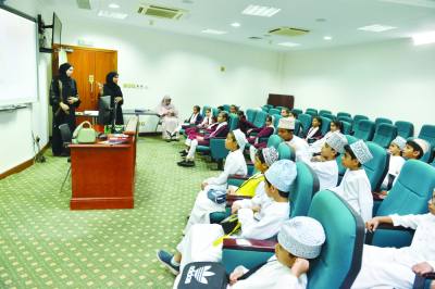 مكتبة المعرفة» تحتفي بيوم المكتبة العربي