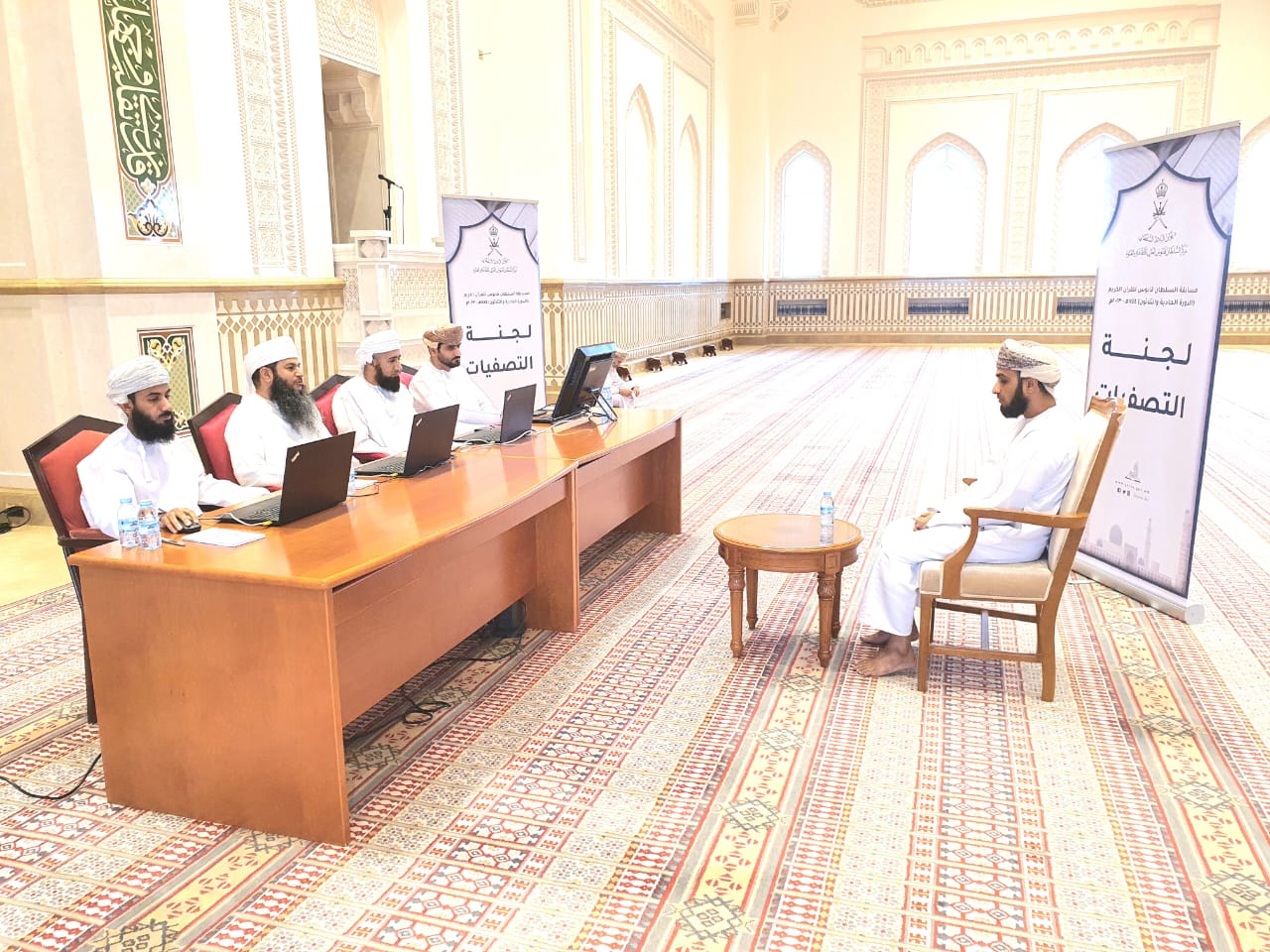 لجنة التصفيات الأولية لمسابقة السلطان قابوس للقرآن الكريم تواصل أعمالها بمركز سمائل