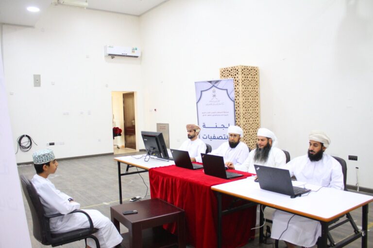 مسابقة السلطان قابوس للقرآن الكريم تحط رحالها بالرستاق