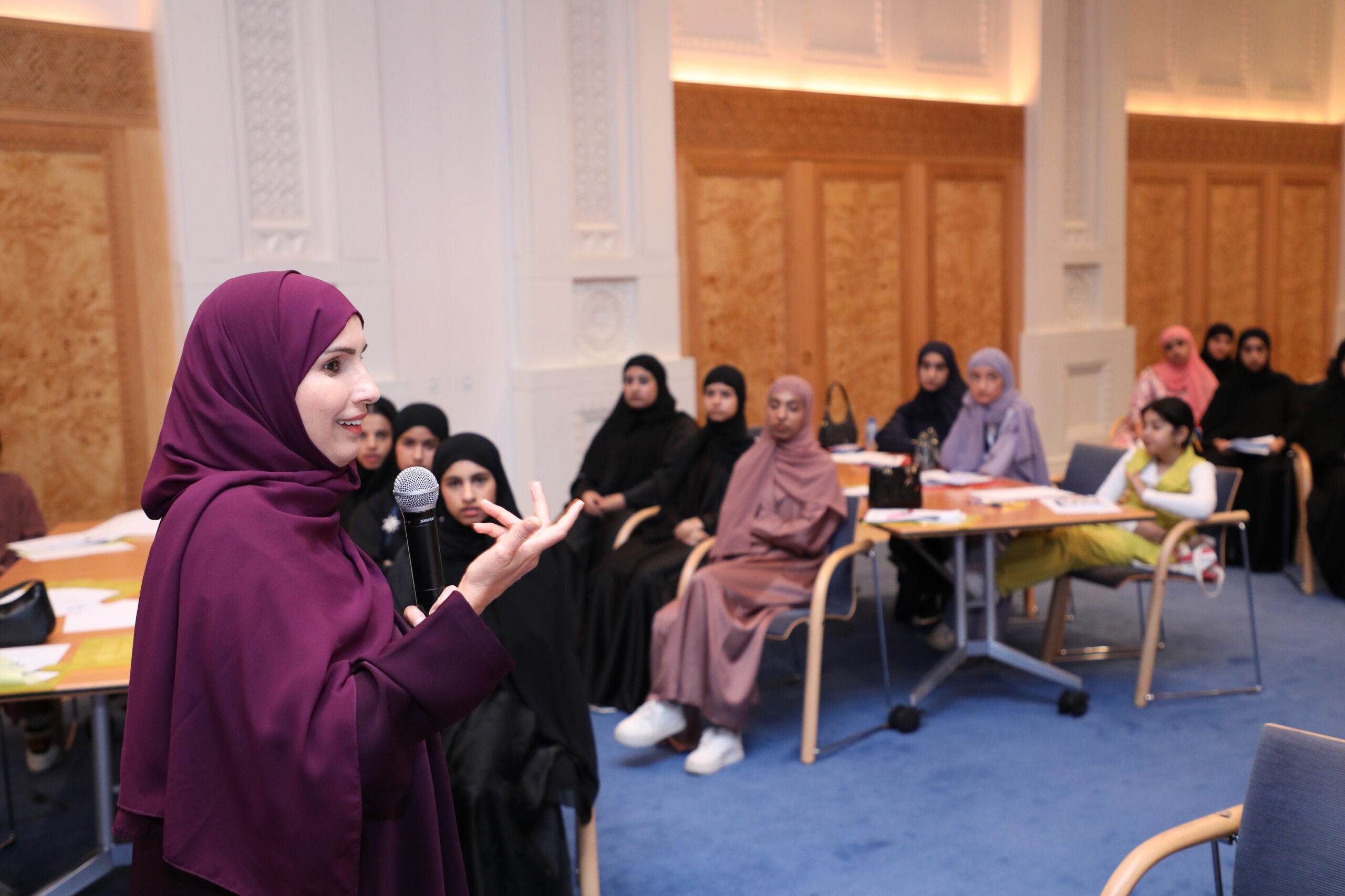 ورشة ” القراءة ومهارات فهم المقروء” في قاعة المحاضرات بجامع السلطان قابوس الأكبر