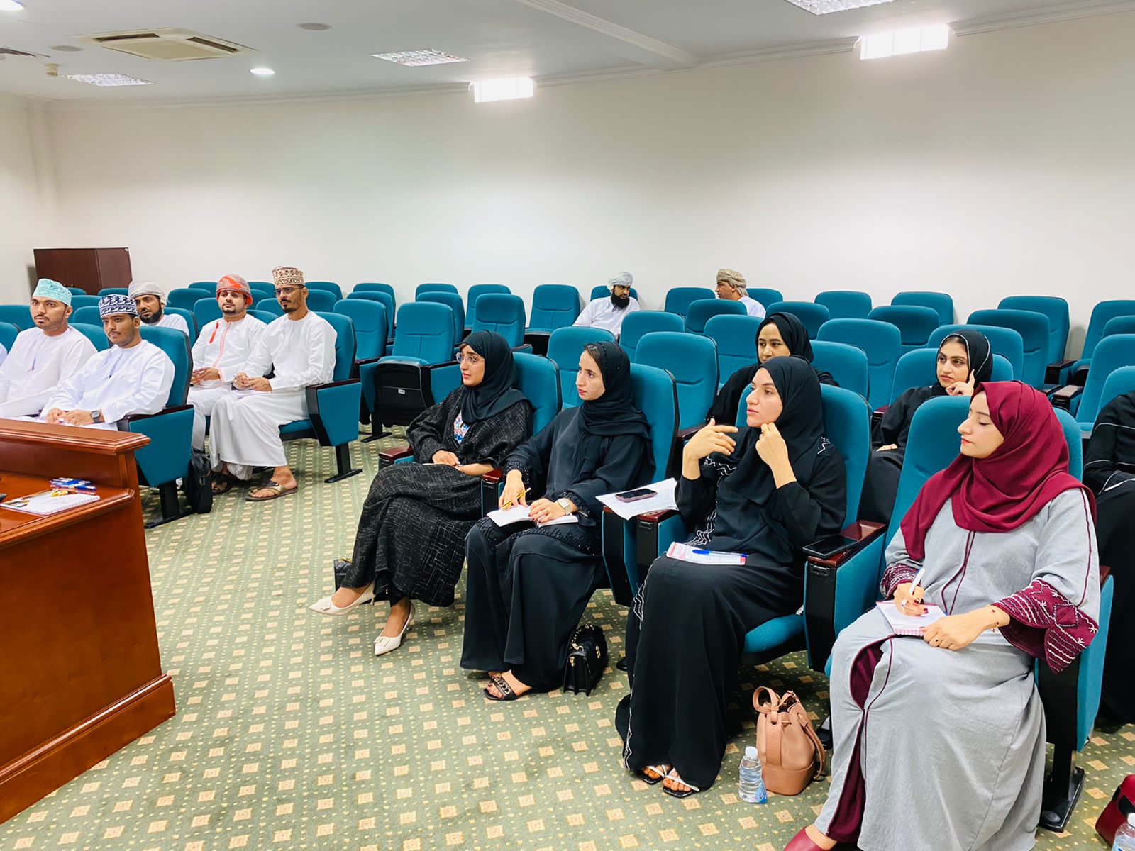 ورشة مهارات التعامل مع قواعد البيانات بمركز السلطان قابوس العالي للثقافة