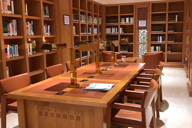 مكتبة جامع نزوى